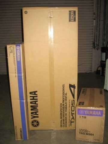 Yamaha Tyros 4 61 key Arranger Workstation Keyboard